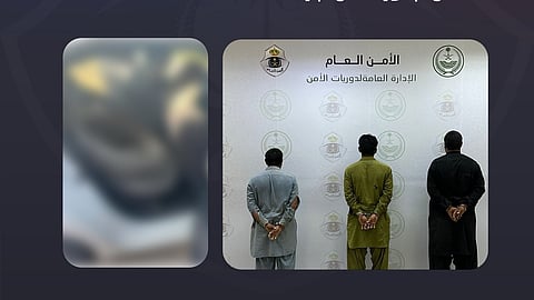 دوريات الأمن تطيح بـ3 مقيمين تورطوا في سرقة كيابل نحاسية بمنطقة القصيم