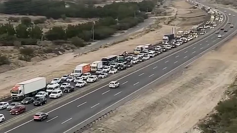 بعد إغلاق طريق الهدا.. زحام شديد يشهده طريق "السيل- الطائف"