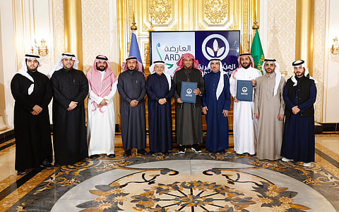 مؤسسة العثيم الخيرية تُقدِّم محفظة استثمارية بقيمة 4 ملايين ريال ريعها لجمعية البر الخيرية بالعارضة