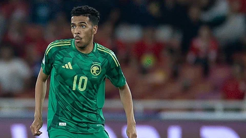 مصعب الجوير لاعب المنتخب السعودي الأول لكرة القدم