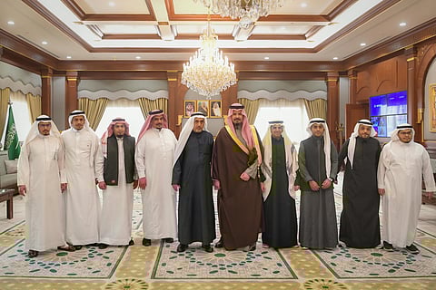 بعدما تنازل عن قاتل ابنته لوجه الله.. المواطن محمد اللهيبي وأبنائه في ضيافة أمير المدينة المنورة