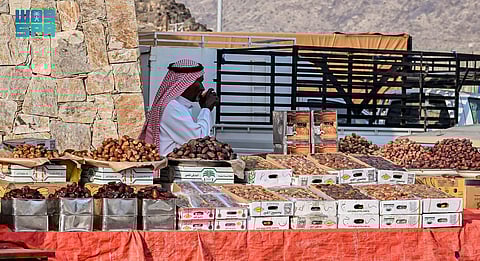 نقطة جذب ووجهة تجارية وثقافية.. سوق المخواة الشعبية تجمع الأصالة والحداثة