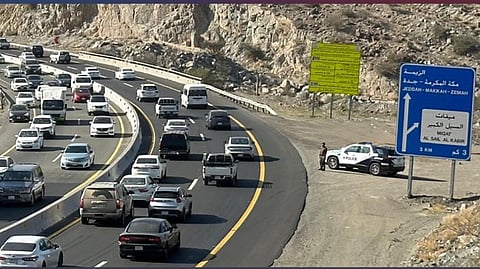 منع مرور الشاحنات عبر طريق السيل بالطائف يومي الخميس والسبت من كل أسبوع