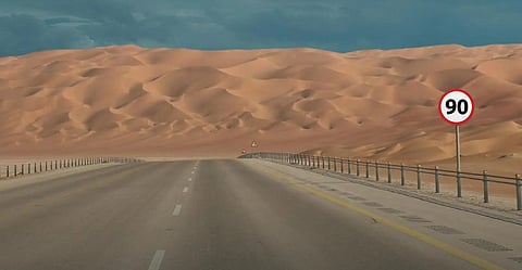 "هيئة الطرق" تعلن تحديث سرعات طريق السعودية- عمان "الربع الخالي"