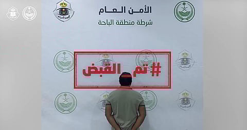 تحرُّش وتهريب مواد مخدّرة.. 4 جناة في قبضة "رجال الأمن"