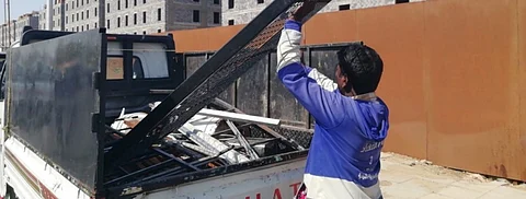 جدة... بلدية العزيزية تصادر 8 سيارات نقل وتضبط مخالفات بيع أسطوانات الغاز بطرق عشوائية