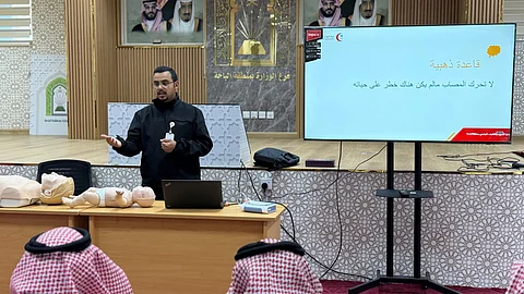 "الهلال الأحمر" ينفّذ مشروع "معاذ" لتعزيز السلامة الإسعافية في مقرات العمل
