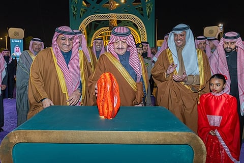 أمير المنطقة الشرقية يُدشن النسخة العاشرة من مهرجان تمور الأحساء