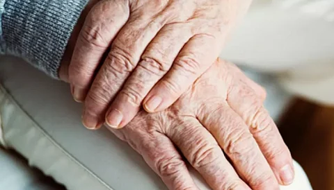 لحماية كبار السن من الخرف وألزهايمر.. دراسة: هذه درجة الحرارة المثالية في المنزل
