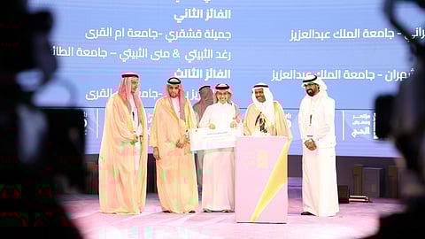 في عدة مسارات..."بن شهران" يتوج بجائزة الإعلام على مستوى جامعات المملكة