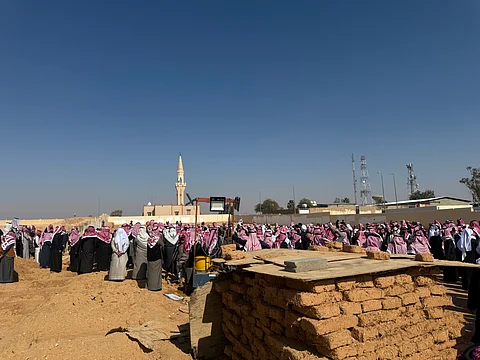 رفحاء تودّع زبن الشمري.. تشييع مهيب وحزين لجثمان السعودي المغدور في الأردن