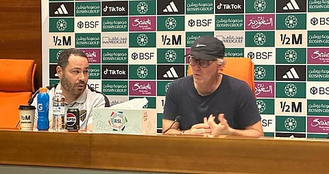 لوران بلان مدرب الاتحاد خلال المؤتمر الصحفي عقب مباراة فريقه مع الشباب