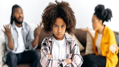 من القلق والتوتر إلى السكتة الدماغية.. طلاق الوالدين قد يعرض الأطفال لخطر صحي قاتل في المستقبل