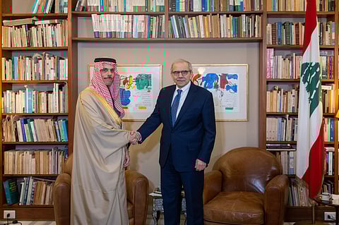 وزير الخارجية يستعرض مع رئيس الوزراء اللبناني أوجه التعاون المشترك
