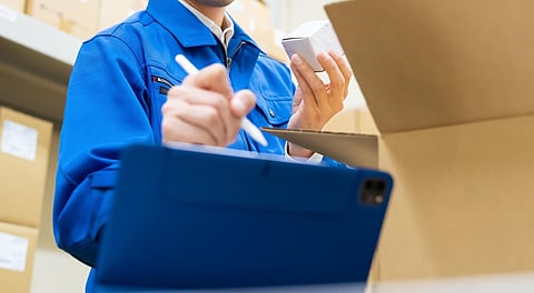 "النيابة العامة": للدائرة الجمركية الحق في فتح الطرود لمعاينتها عند الاشتباه بوجود بضائع ممنوعة أو مخالفة