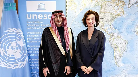 الدكتور الطخيس يُقدم أوراق اعتماده لـ "أزولاي" مندوبًا دائمًا للمملكة لدى "اليونسكو"
