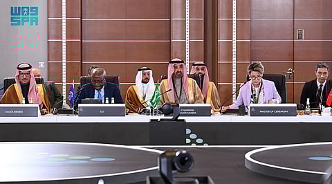 40 وزيرًا للعمل يشاركون في اجتماع الرياض.. الراجحي يعلن 8 إجراءات حاسمة