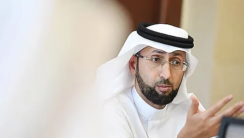 قصة الملح وأسعار الأدوية والمطعم الشهير و"جبل علي" يكشفها "رئيس هيئة الغذاء"