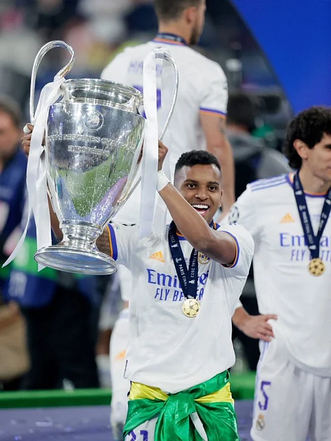 بديلاً لنيمار.. إدارة الهلال تبدأ محادثاتها مع نجم ريال مدريد