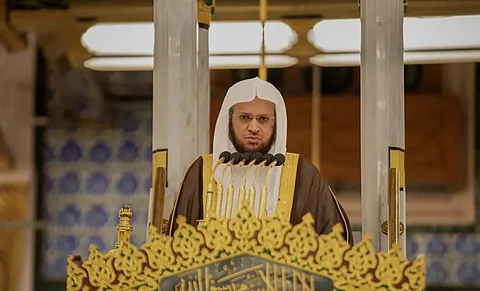 إمام وخطيب المسجد النبوي عبدالمحسن بن محمد القاسم