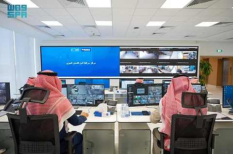 الأول من نوعه على مستوى العالم.. "الدعيلج" يُدشِّن مركز مراقبة أمن الشحن الجوي