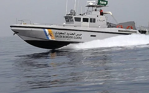 "فرسان".. ضبط 3 مقيمين ومواطنًا مخالفين للائحة الأمن والسلامة لمزاولي الأنشطة البحرية
