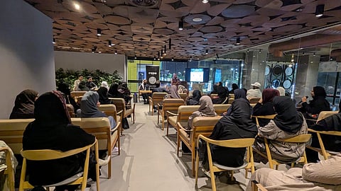 "تالا السليمان" تناقش الانجذاب العاطفي والإرث السلوكي والذاكرة الجسدية وتأثير الصدمات بجدة