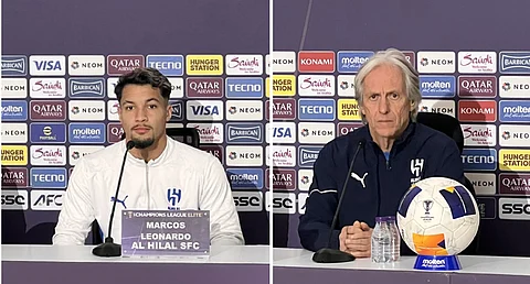 خيسوس وليوناردو خلال المؤتمر الصحفي قبل لقاء الهلال وبرسبوليس الإيراني