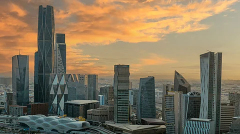 نمو مستمر للقطاع الخاص غير النفطي والإنفاق الاستهلاكي يعكس قوة الاقتصاد السعودي