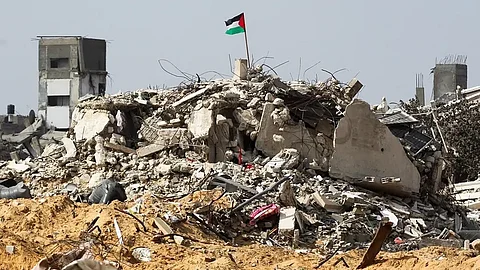 من قطاع غزة المدمر