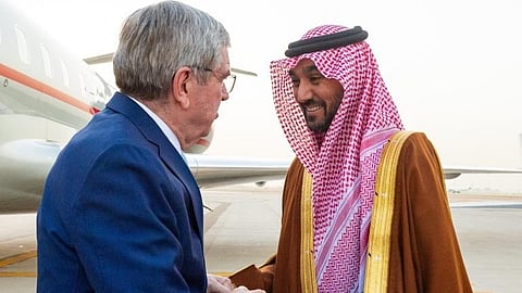 الأمير عبدالعزيز الفيصل مستقبلًا رئيس اللجنة الأولمبية الدولية توماس باخ