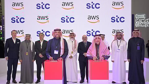 مجموعة stc وAWS تعلنان عن شراكة استراتيجية لدفع أجندة التحول الرقمي