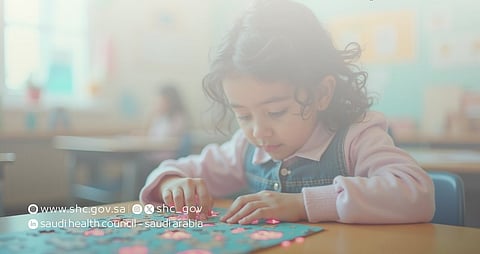 كيف نصنع بيئة داعمة للأطفال ذوي الاضطرابات النمائية؟.. "الصحي السعودي" يوضح