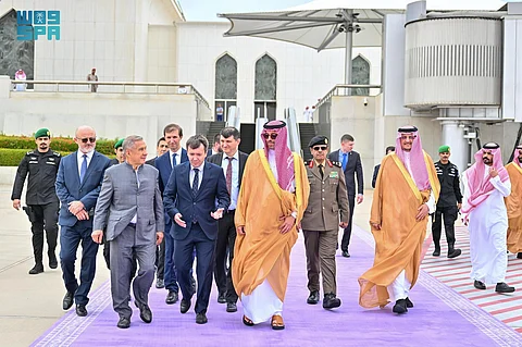 حاكم جمهورية تتارستان يُغادر جدة
