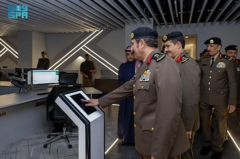 "البسامي" يدشن مركز المراقبة الميداني بالإدارة العامة لدوريات الأمن
