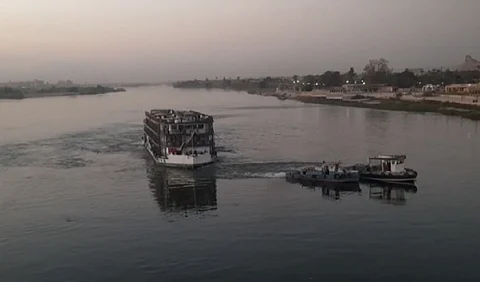 بالفيديو مصر.. الباخرة العالقة بالنيل لا يوجد بها أيُّ سياح سعوديين