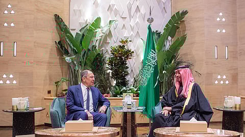 ولي العهد يستقبل وزير الخارجية الروسي ويبحثان تطورات الأحداث الإقليمية والدولية