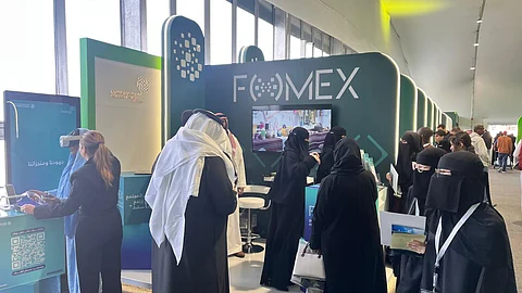 قسم الإعلام الإلكتروني بالجامعة السعودية الإلكترونية يشارك في معرض FOMEX بالمنتدى السعودي للإعلام 2025