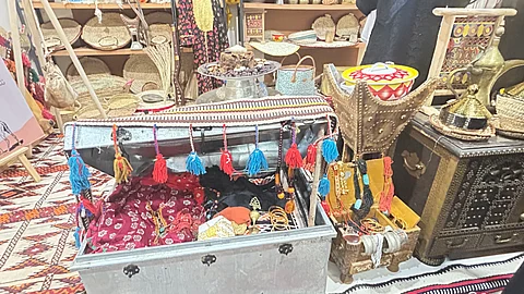 بالصور..."الابتدائية الثالثة" بحائل تشارك بيوم التأسيس بمقتنيات تراثية نادرة