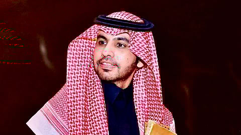 "قطار الرياض" يقود الصحافي أيمن الغبيوي لجائزة المنتدى السعودي للإعلام