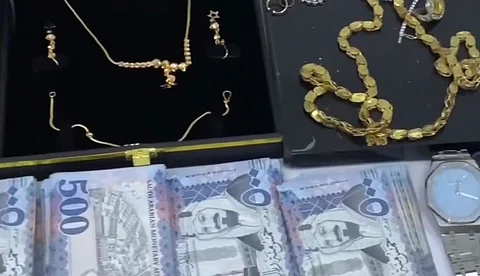 شرطة مكة المكرمة تُلقي القبض على مقيم مصري بتهمة السطو وسرقة مصوغات ذهبية