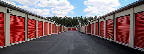 التجارة الإلكترونية تزيد الطلب على المستودعات في السعودية