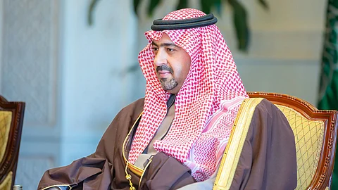 نائب أمير تبوك يكرّم 80 طالبًا وطالبة بجوائز" منافس" في مساراتها الخمسة