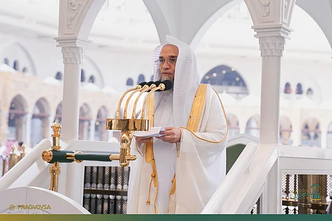 رئاسة الشؤون الدينية بالحرمين: الشفاء العاجل للشيخ فيصل غزاوي إثر العارض الصحي الذي ألمَّ به