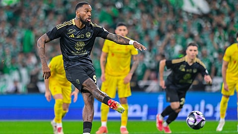 جانب من لقاء الأهلي والقادسية