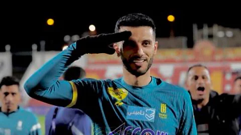 إعلاميون يتغنون بنجم العروبة والهدّاف التاريخي للدوري السعودي عمر السومة