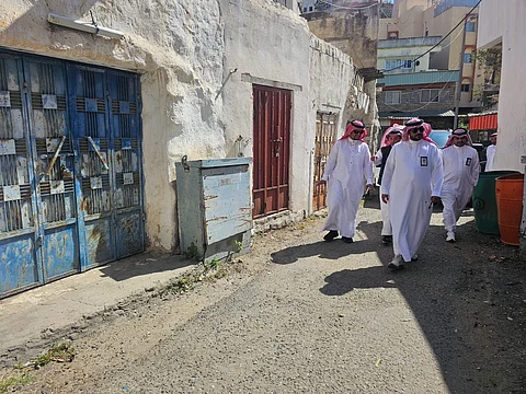 محافظ فيفاء يبحث تفعيل مبادرة "الموروث الثقافي" وإبراز المواقع التراثية
