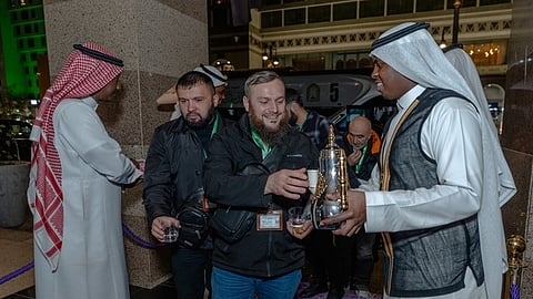 ضيوف خادم الحرمين للعمرة والزيارة يُهنئون القيادة بمناسبة حلول شهر رمضان