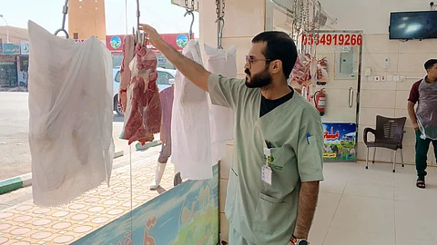 شاهد.. "بيئة شقراء" تُكثف جولاتها الرقابية على محال النفع العام والمسالخ وسوق الأغنام
