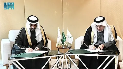مركز الملك سلمان للإغاثة يوقّع اتفاقية تعاون مشترك لتحسين الوصول إلى مرافق الصرف الصحي في مخيمات النازحين بالصومال